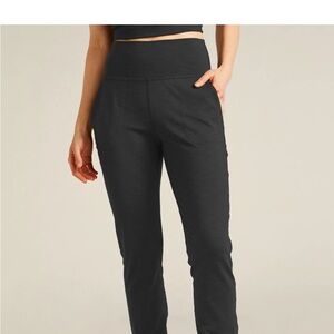Beyond Yoga Heather Rib Midi Jogger dark grey xs